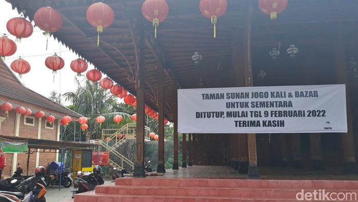 Bazar dan arena lampion di kompleks kediaman mantan Wali Kota Solo FX Hadi Rudyatmo ditutup untuk sementara waktu, Rabu (9/2/2022).