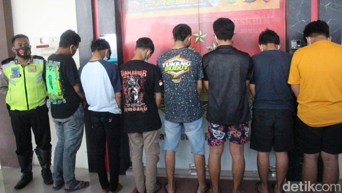 bikers pemukul truk
