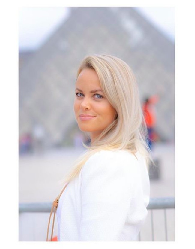 Cecilie match dengan pria asal Israel Simon Leviev di Tinder pada Januari 2018. Simon mendeskripsikan dirinya sebagai pengusaha dan pangeran berlian. Di Instagramnya, Simon memamerkan gaya hidup mewah dengan jet pribadi dan helikopter. Foto: dok.Instagram/@cecilie_