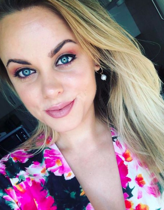 Cecilie wanita 33 tahun itu bekerja di bidang IT. Wanita yang tinggal di London itu berasal dari Norwegia. Dalam dokumenter tersebut dijelaskan bahwa Cecilie sampai sekarang masih harus membayar utang-utang atas ulah Simon tersebut.Foto: dok.Instagram/@cecilie_