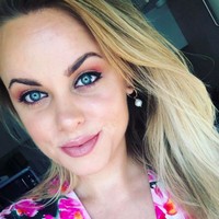 Cecilie wanita 33 tahun itu bekerja di bidang IT. Wanita yang tinggal di London itu berasal dari Norwegia. Dalam dokumenter tersebut dijelaskan bahwa Cecilie sampai sekarang masih harus membayar utang-utang atas ulah Simon tersebut.Foto: dok.Instagram/@cecilie_