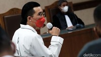 dr Tirta menghadiri sidang lanjutan terdakwa I Gede Aryastina alias Jerinx di Pengadilan Negeri Jakarta Pusat (PN Jakpus), Jalan Bungur Besar Raya, Rabu (9/2/2022).