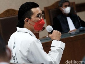 dr Tirta di Sidang Jerinx: Adam Deni Bilang Dibekingi 9 Naga