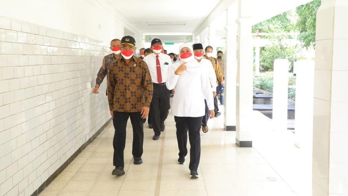 Gubernur Khofifah