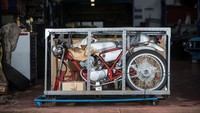 Tunggangan tersebut akan dilelang melalui Artcurial pada 18 Maret 2022, di Salon Retromobile, Paris, Prancis. Artcurial memperkirakan harga motor itu mencapai antara 5.000 hingga 10.000 Euro atau sekitar Rp 82 juta - Rp 164 juta. Dalam keterangan tertulis, Honda Dream 50 ini belum pernah sekalipun dipakai sejak pertama kali dibeli alias Brand New in The Box. Saat ini pemiliknya Baudouin Lempereur tengah mencari pemilik baru yang siap meminang, detikers tertarik? (Artcurial)