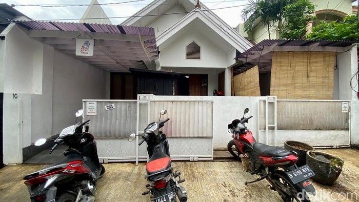 Ibu Jari: Mantap! Nasi Campur Premium Isi Iga Bakar Rempah hingga Cumi Item Ibu Jari: Mantap! Nasi Campur Premium Isi Iga Bakar Rempah hingga Cumi Item