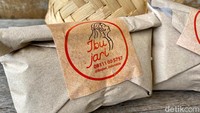 Penyajiannya yang dicampur dalam satu wadah membuat menu ini terlihat ramai dan menggugah selera. Jenis lauk yang digunakan pun bisa beragam, tergantung pilihan. Foto: detikfood