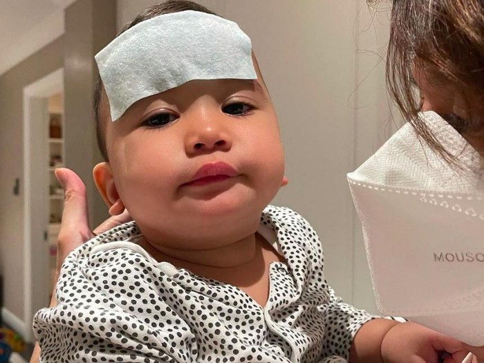 Anak Irwansyah dan Zaskia Sungkar kena corona.