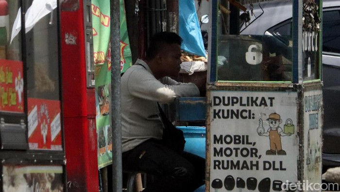 Kasus COVID-19 di Bandung Raya Melonjak, Prokes Jangan Abai! Kasus COVID-19 di Bandung Raya alami lonjakan. Dalam sehari, tercatat penambahan kasus di wilayah aglomerasi Jawa Barat itu sudah mencapai sekitar 555 kasus.