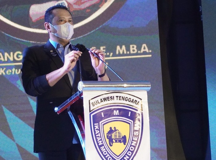 Ketua Ikatan Motor Indonesia (IMI), Bambang Soesatyo mendukung penyelesaian pembangunan sirkuit balap internasional di kawasan Nanga-Nanga.