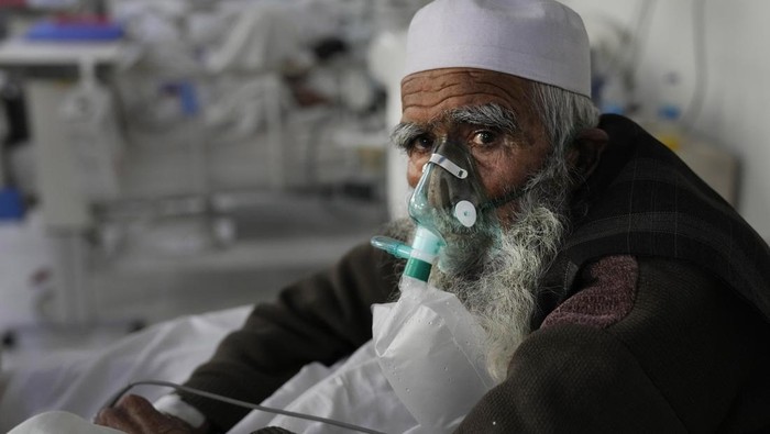 Krisis Obat-Dokter, Puluhan RS di Afghanistan Terancam Tutup Puluhan rumah sakit di Afghanistan terancam tutup di tengah lonjakan kasus COVID-19 di negara itu. Krisis dokter hingga obat-obatan diketahui jadi penyebabnya.