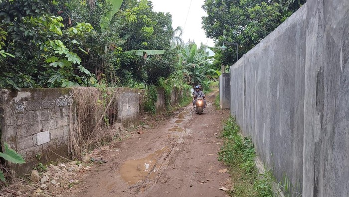 Lkasi penemuan mayat dalam kardus di Bogor