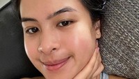 Maudy Ayunda dipuji tetap glowing meski tanpa makeup. Foto: Instagram Maudy Ayunda