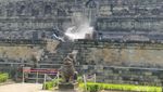 Begini Cara Merawat Candi Borobudur Bersih dari Lumut dan Debu