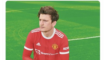 Akun ini bahkan mengatakan fakta bahwa Maguire harganya 80 juta poundsterling harus diinvestigasi oleh otoritas. Foto: Twitter