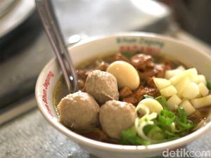 Mencicipi Es Teler dan Mie Ayam Misur di Sukoharjo, Buka Sejak 1975