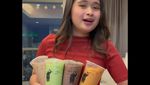 Intip Momen Makan Gritte Agatha, Penggemar Berat Mie Instan