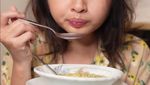 Intip Momen Makan Gritte Agatha, Penggemar Berat Mie Instan
