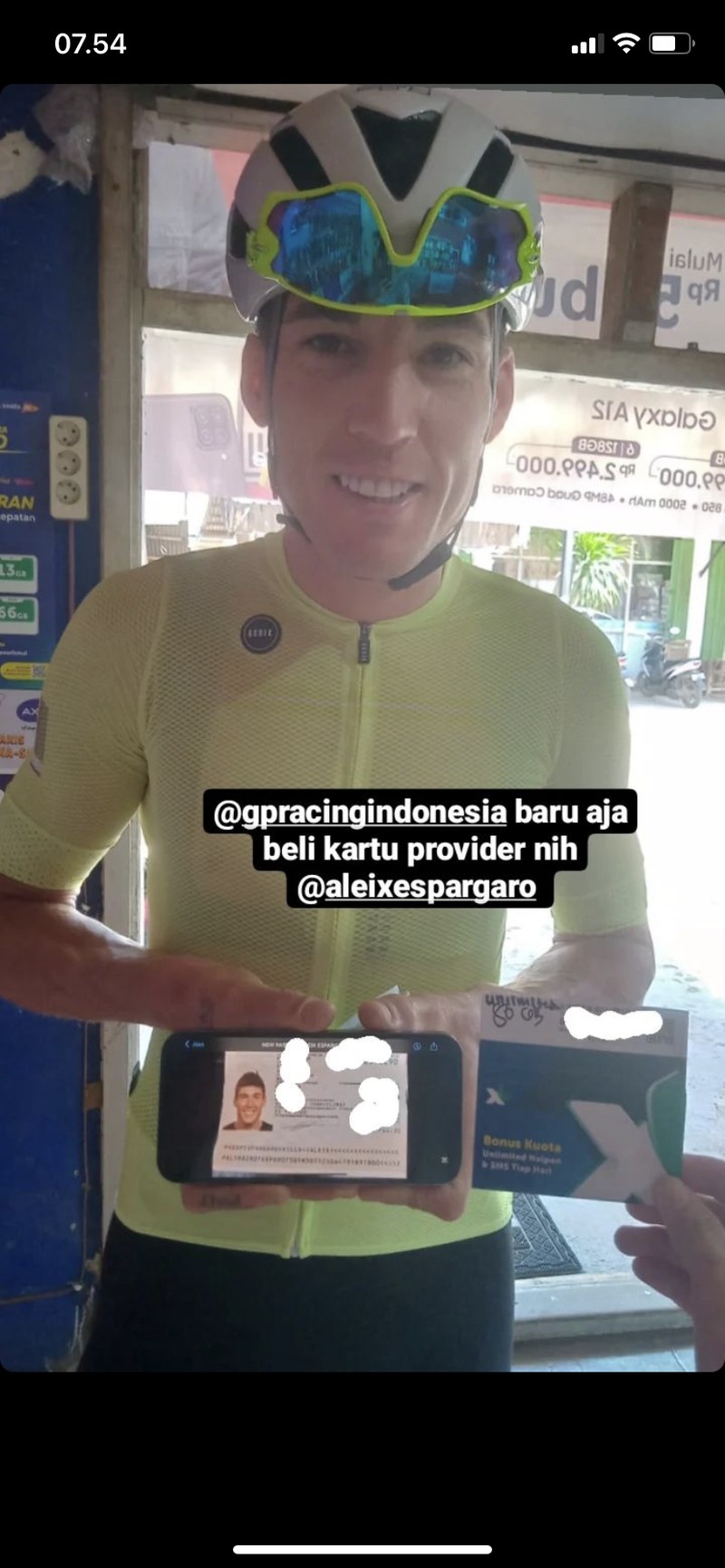 Pebalap MotoGP beli kartu perdana di Mandalika