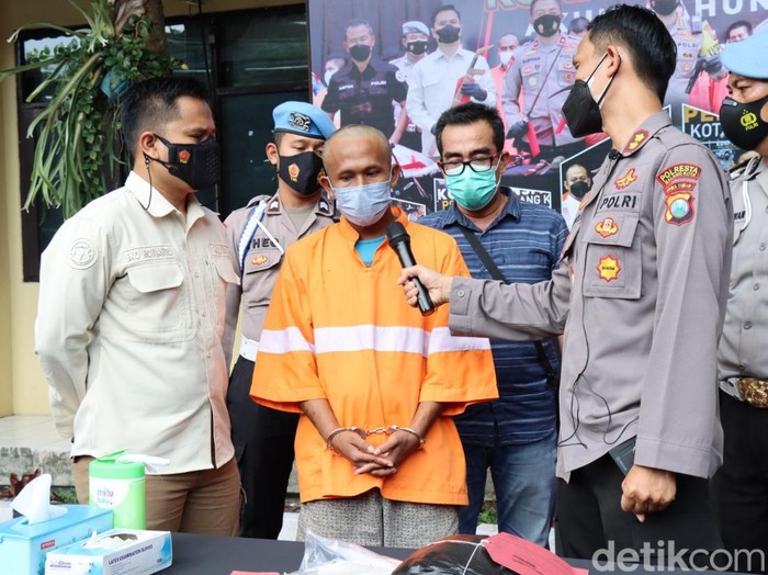 Seorang Seorang pengedar ganja, MD (37), ditangkap jajaran Polsek Sukun, Kota Malang. Dari tangan tersangka polisi menyita ganja kering seberat 1,08 kilogram., MD (37), ditangkap jajaran Polsek Sukun, Kota Malang. Dari tangan tersangka polisi menyita ganja kering seberat 1,08 kilogram.