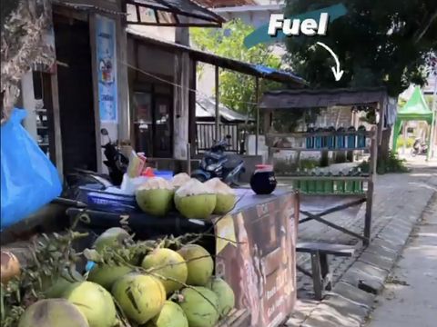 Penjual Bensin eceran di Instagram Aleix Espargaro