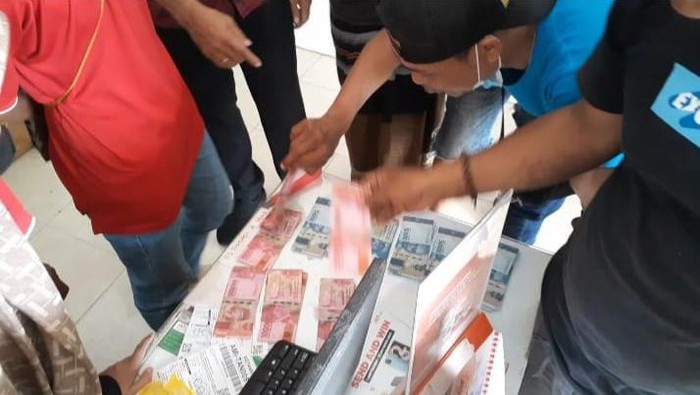 Polisi amankan uang palsu di Lombok Utara.
