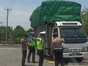 Truk ODOL Kelewatan! Dibatasi Angkut 20 Ton, Kenyataannya Bawa Beban 60 Ton