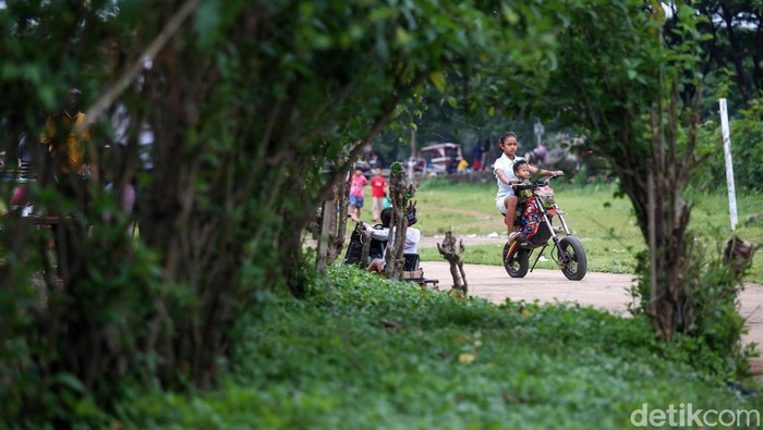 Positivity rate COVID-19 di Jakarta sudah mencapai 22,6 persen. Meski demikian warga tampak cuek dengan protokol kesehatan.