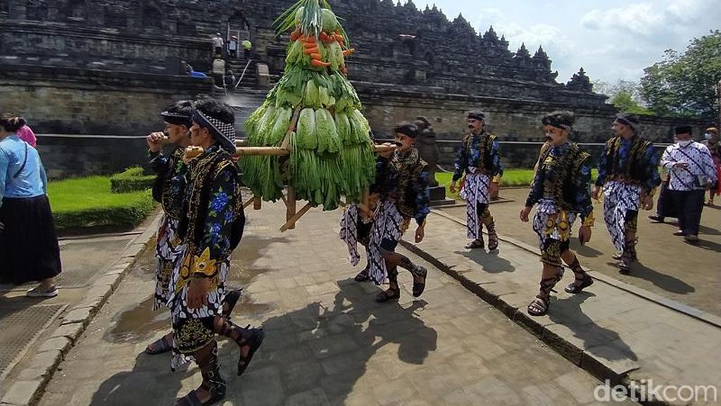 Candi Prambanan dan Borobudur Kini Pusat Kegiatan Agama Hindu-Buddha