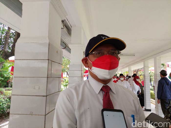 Rektor Unair Prof Nasih Beri Keterangan Kehalalan Vaksin Merah Putih