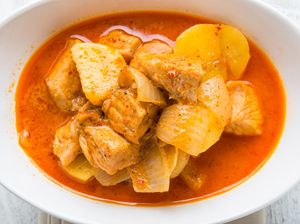 Resep Gulai Daging dan Kentang yang Pedas Sedap
