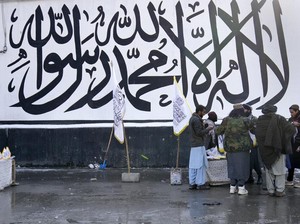 Manuver Baru Taliban Ganti Bendera Nasional Afghanistan