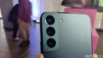 Ponsel ini ditujukan untuk social expresser yang membutuhkan ponsel dengan kamera mumpuni untuk membuat konten di media sosial. Foto: Virgina Maulita Putri/detikINET