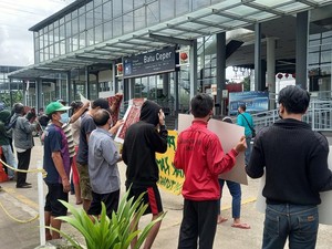 Warga Geruduk Stasiun Kereta Bandara Batu Ceper, Tagih Janji PT KAI