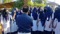 Pengadilan tinggi di negara bagian Karnataka di India akan menindaklanjuti dua petisi terkait siswi Muslim menggunakan hijab saat sekolah. (AP/Bangalore News Photos)