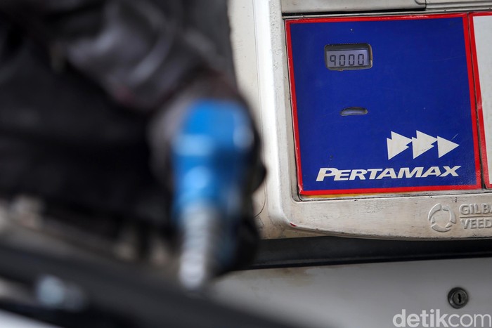 Pihak PT Pertamina (Persero) sedang mengkaji terkait kenaikan harga bahan bakar minyak (BBM) Pertamax. Nantinya, harga BBM RON 92 itu bakal mengalami kenaikan.