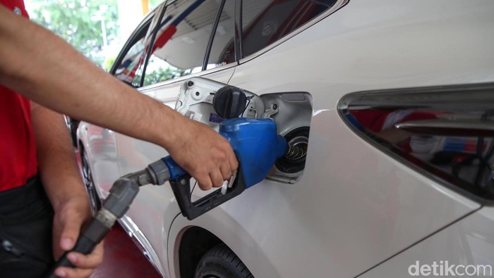 Tengah Dikaji! Harga Pertamax Bakal Naik? Pihak PT Pertamina (Persero) sedang mengkaji terkait kenaikan harga bahan bakar minyak (BBM) Pertamax. Nantinya, harga BBM RON 92 itu bakal mengalami kenaikan.