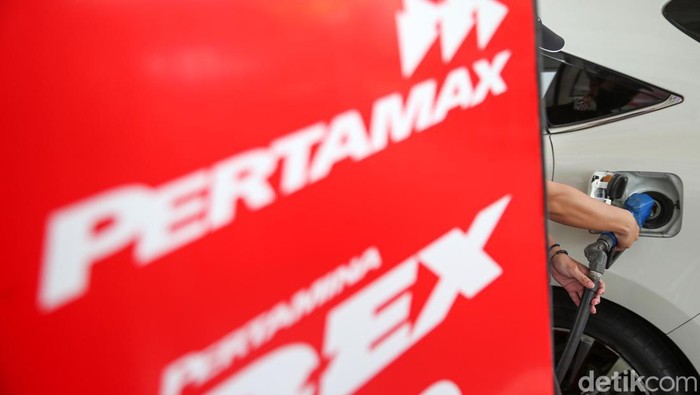 Tengah Dikaji! Harga Pertamax Bakal Naik? Pihak PT Pertamina (Persero) sedang mengkaji terkait kenaikan harga bahan bakar minyak (BBM) Pertamax. Nantinya, harga BBM RON 92 itu bakal mengalami kenaikan.