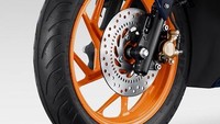 Velg Ring 14 yang mirip kepunyaan PCX 160 dicat orange. Foto: PT Astra Honda Motor