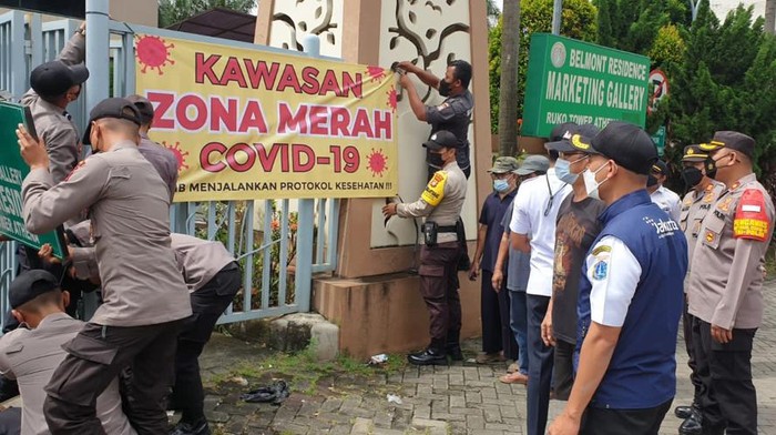 1 RT di Srengseng, Jakarta Barat di-micro lockdown karena 15 warga positif covid