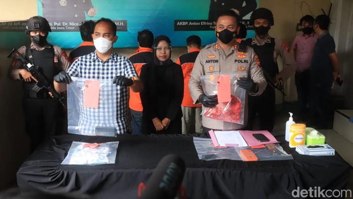 Anak yang diculik di Bulak Cumpat Surabaya pada Kamis (3/2), ditemukan di Bangkalan pada Sabtu (5/2). Polisi juga sudah menangkap 4 pelaku penculikan.