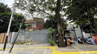 Bikin Khawatir, Ada Tiang Nyaris Roboh di Jalan Senopati Jakarta