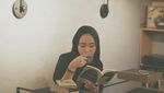 Aya Canina, Eks Vokalis Amigdala yang Hobi Baca Buku Sambil Ngemil Roti 
