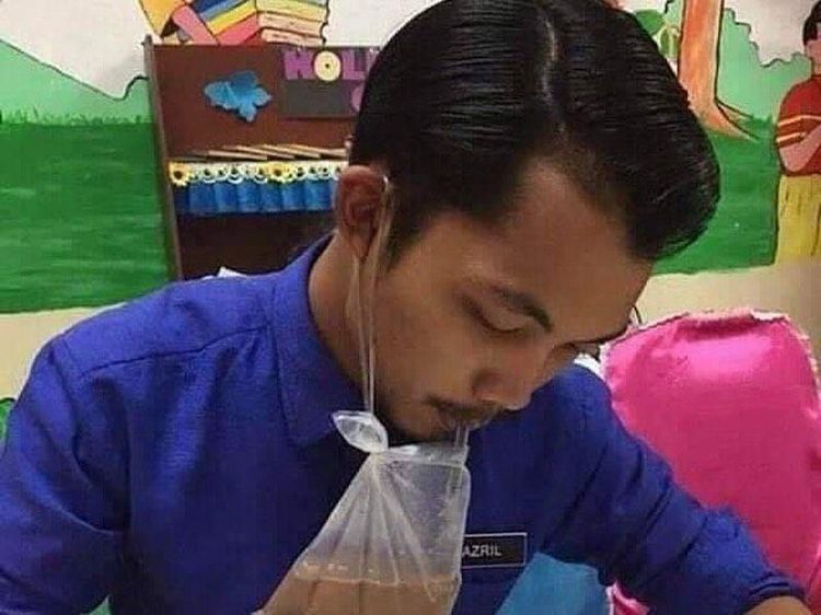 Kreatif! 10 Cara Nyeleneh saat Sedot Minuman