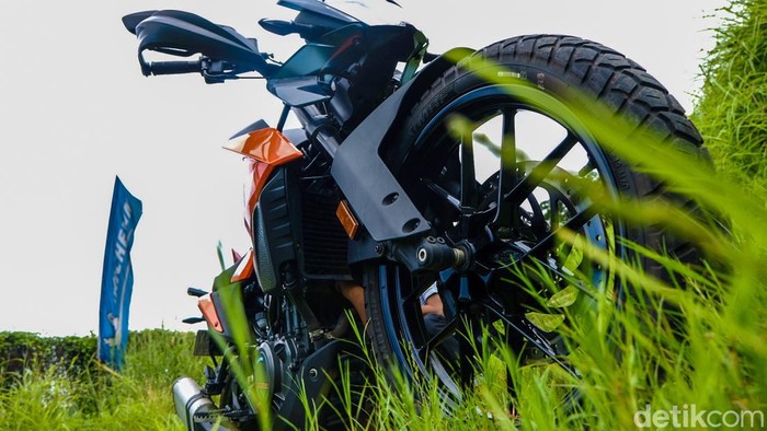 Gahar! Ini Wujud KTM 250 Adventure Rakitan Gresik Pabrikan motor asal Austria, KTM, merilis KTM 250 Adventure November 2021 silam. Motor tersebut merupakan rakitan Gresik, Jawa Timur. Penasaran?