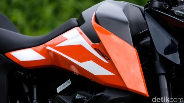 Gahar! Ini Wujud KTM 250 Adventure Rakitan Gresik Pabrikan motor asal Austria, KTM, merilis KTM 250 Adventure November 2021 silam. Motor tersebut merupakan rakitan Gresik, Jawa Timur. Penasaran?
