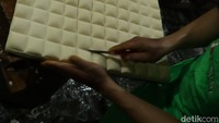 Akibat kenaikan kacang kedelai ini, para perajin tahu dan tempe berencana akan melakukan aksi mogok, Senin (14/2/2022) mendatang.