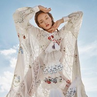 Kate Konlin mengaku mengetahui masa lalu dan reputasi pacarnya karena Simon telah memberi tahu semuanya. Dia tidak menutupi apapun dariku, penting bagiku bahwa aku tahu semua tentangnya dari awal, kata Kate.Foto: Instagram @kate_konlin