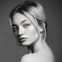 Hubungan Kate dan Simon Leviev sendiri dikatakan sudah putus tahun lalu karena kesibukan keduanya meski mereka masih berhubungan baik sebagai teman. Namun beberapa waktu lalu pasangan itu kembali terlihat bersama dan memamerkan kedekatan mereka di Insta Story.Foto: Instagram @kate_konlin