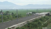 Selain proyek kereta berkecepatan tinggi atau kereta cepat Jakarta-Bandung, proyek kereta cepat Jakarta-Semarang juga menjadi prioritas.